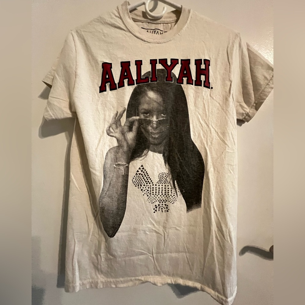Aaliyah Graphic Short Sleeve Tee - Cream